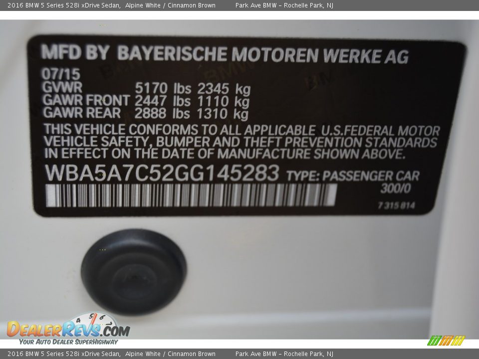 2016 BMW 5 Series 528i xDrive Sedan Alpine White / Cinnamon Brown Photo #33