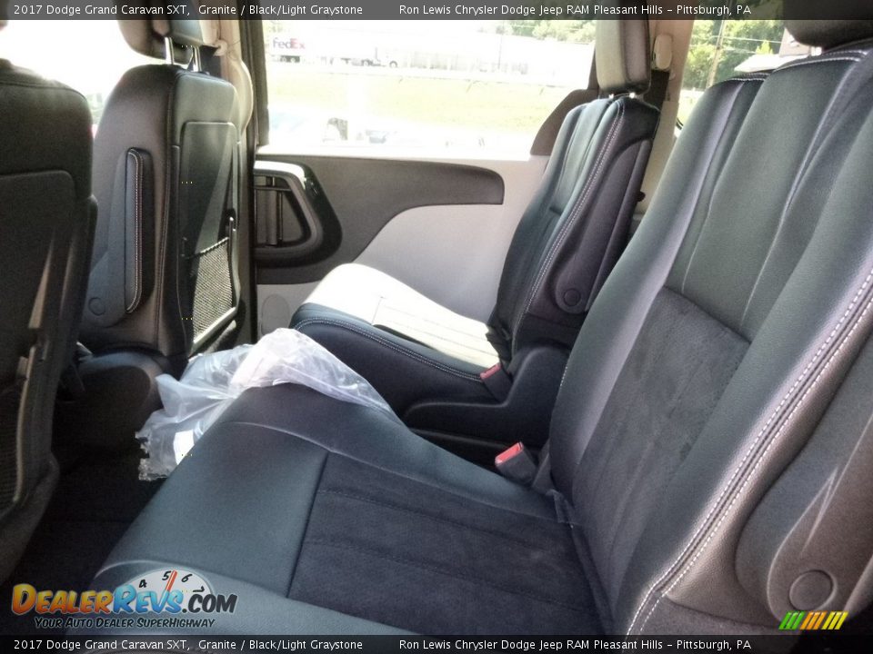 Rear Seat of 2017 Dodge Grand Caravan SXT Photo #10