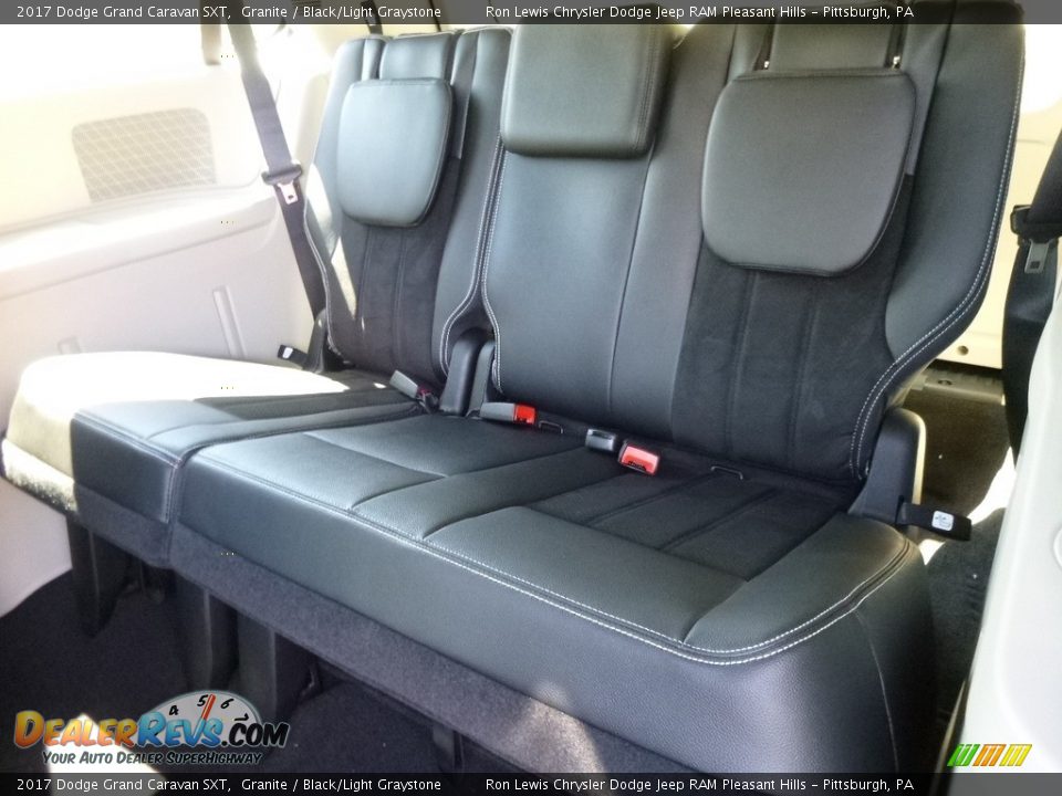 Rear Seat of 2017 Dodge Grand Caravan SXT Photo #11