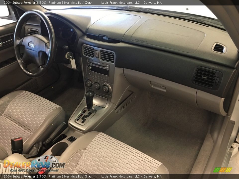 2004 Subaru Forester 2.5 XS Platinum Silver Metallic / Gray Photo #11