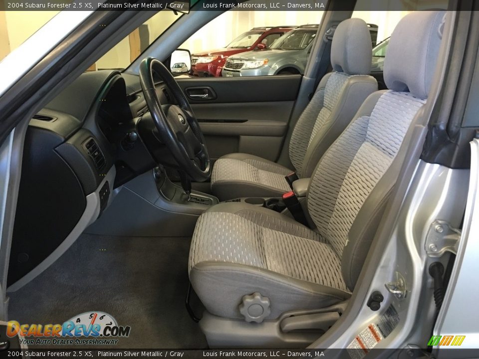 2004 Subaru Forester 2.5 XS Platinum Silver Metallic / Gray Photo #12