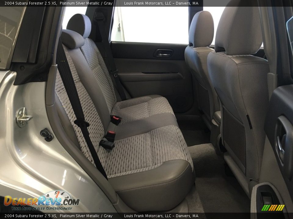 2004 Subaru Forester 2.5 XS Platinum Silver Metallic / Gray Photo #15