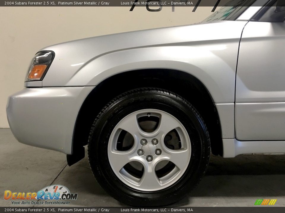 2004 Subaru Forester 2.5 XS Platinum Silver Metallic / Gray Photo #30