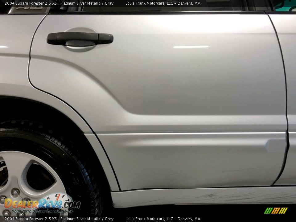 2004 Subaru Forester 2.5 XS Platinum Silver Metallic / Gray Photo #35