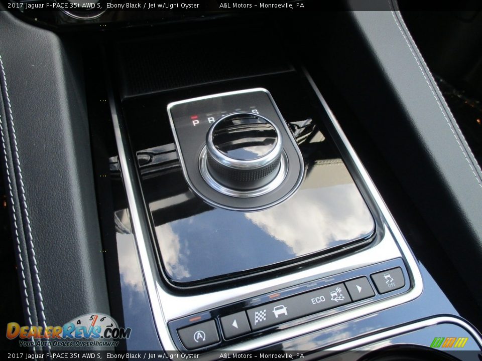2017 Jaguar F-PACE 35t AWD S Ebony Black / Jet w/Light Oyster Photo #17