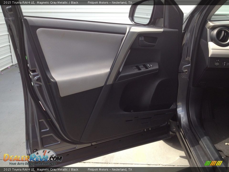 2015 Toyota RAV4 LE Magnetic Gray Metallic / Black Photo #13