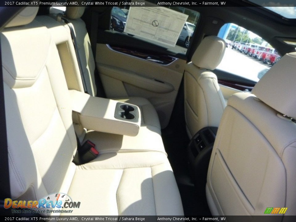 2017 Cadillac XT5 Premium Luxury AWD Crystal White Tricoat / Sahara Beige Photo #5