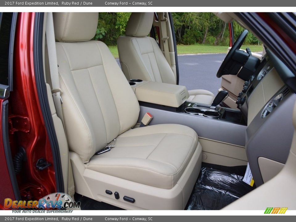 Front Seat of 2017 Ford Expedition Limited Photo #31