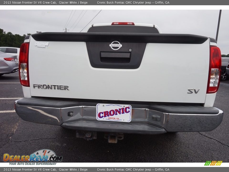 2013 Nissan Frontier SV V6 Crew Cab Glacier White / Beige Photo #6