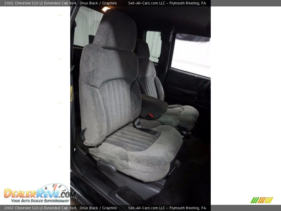 2002 Chevrolet S10 LS Extended Cab 4x4 Onyx Black / Graphite Photo #17