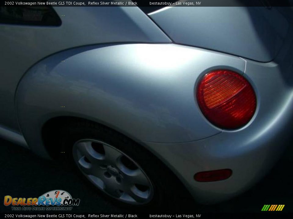 2002 Volkswagen New Beetle GLS TDI Coupe Reflex Silver Metallic / Black Photo #17