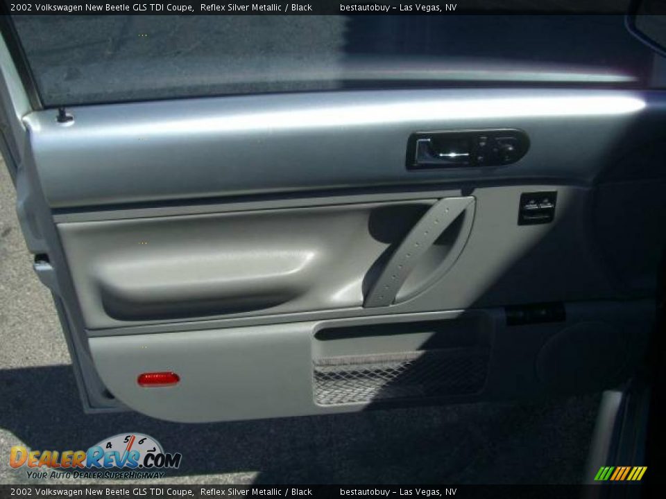 2002 Volkswagen New Beetle GLS TDI Coupe Reflex Silver Metallic / Black Photo #27