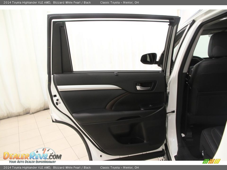 2014 Toyota Highlander XLE AWD Blizzard White Pearl / Black Photo #16