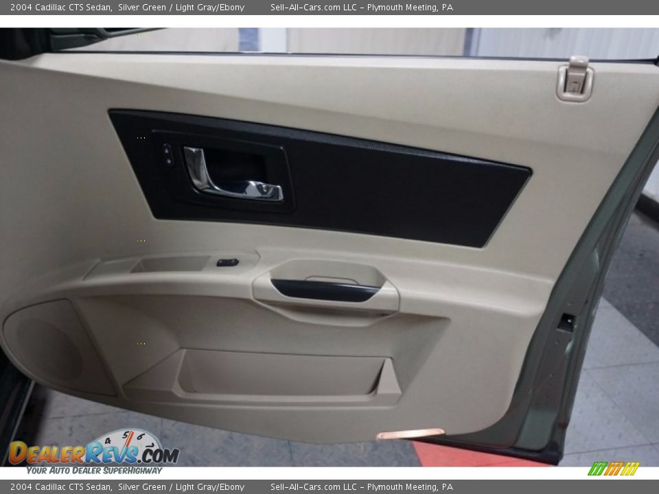 2004 Cadillac CTS Sedan Silver Green / Light Gray/Ebony Photo #17