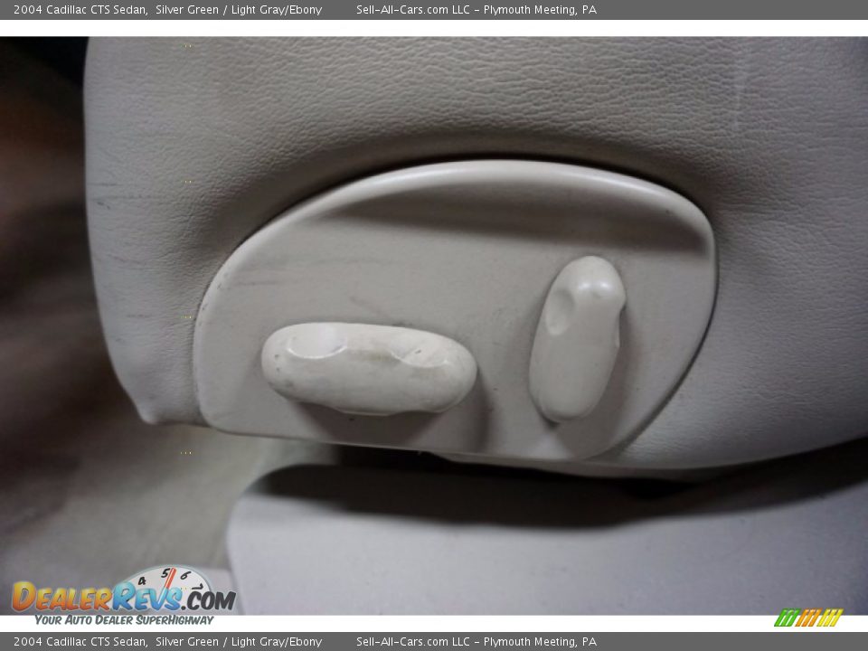 2004 Cadillac CTS Sedan Silver Green / Light Gray/Ebony Photo #23