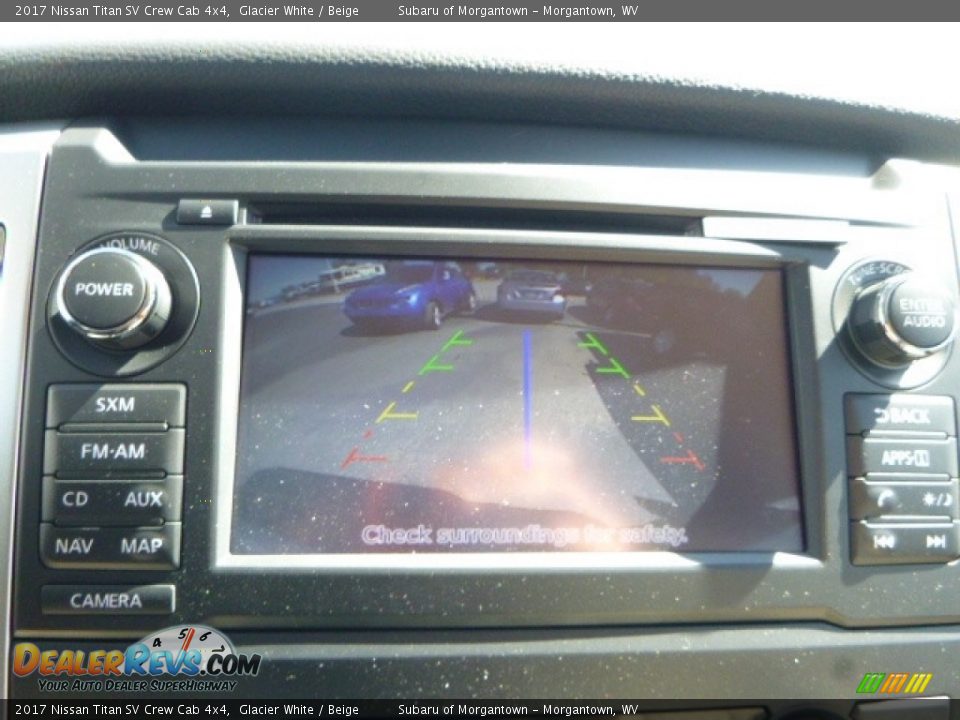 2017 Nissan Titan SV Crew Cab 4x4 Glacier White / Beige Photo #17