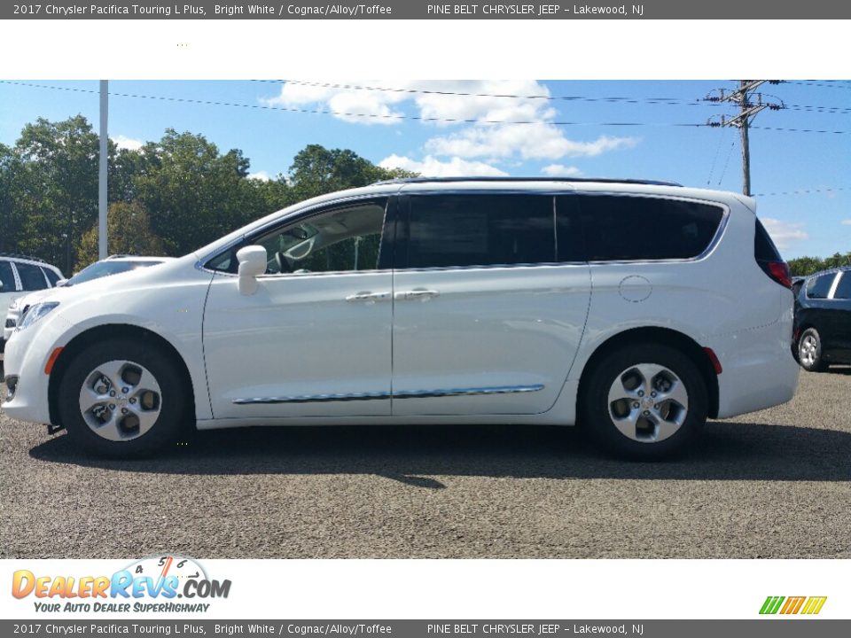 2017 Chrysler Pacifica Touring L Plus Bright White / Cognac/Alloy/Toffee Photo #3