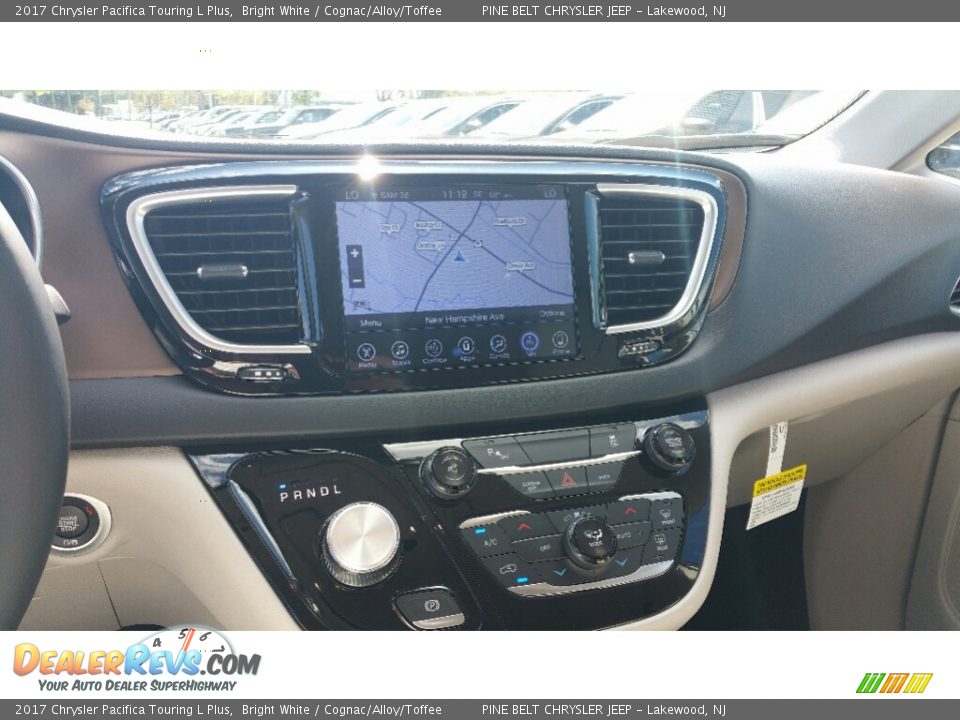 2017 Chrysler Pacifica Touring L Plus Bright White / Cognac/Alloy/Toffee Photo #10