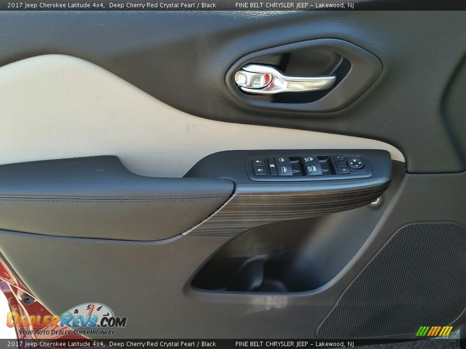 Door Panel of 2017 Jeep Cherokee Latitude 4x4 Photo #7
