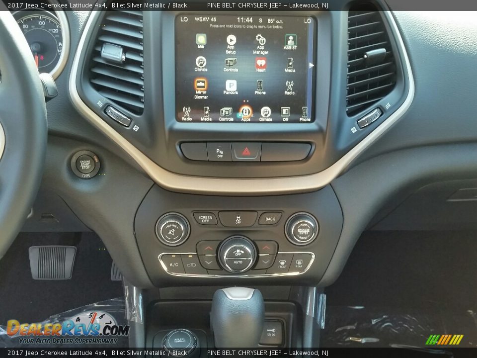Controls of 2017 Jeep Cherokee Latitude 4x4 Photo #9