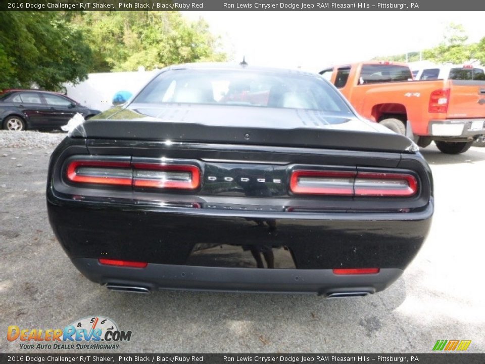 2016 Dodge Challenger R/T Shaker Pitch Black / Black/Ruby Red Photo #5