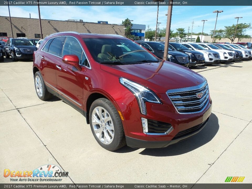 Front 3/4 View of 2017 Cadillac XT5 Premium Luxury AWD Photo #1