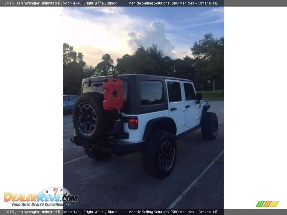 2016 Jeep Wrangler Unlimited Rubicon 4x4 Bright White / Black Photo #5