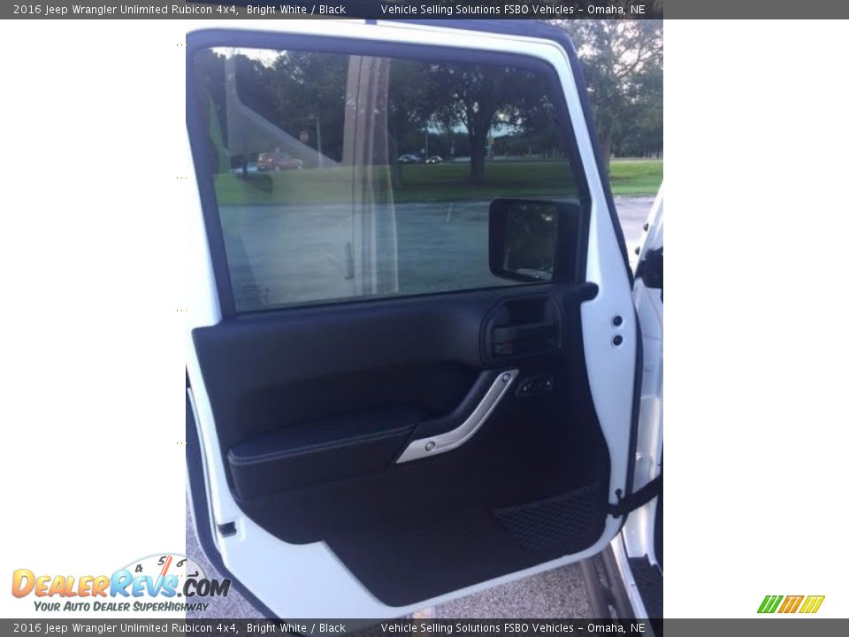 2016 Jeep Wrangler Unlimited Rubicon 4x4 Bright White / Black Photo #19