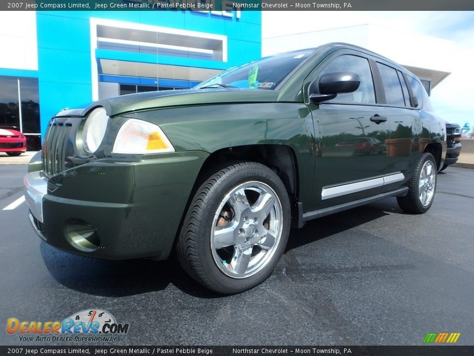 Front 3/4 View of 2007 Jeep Compass Limited Photo #2