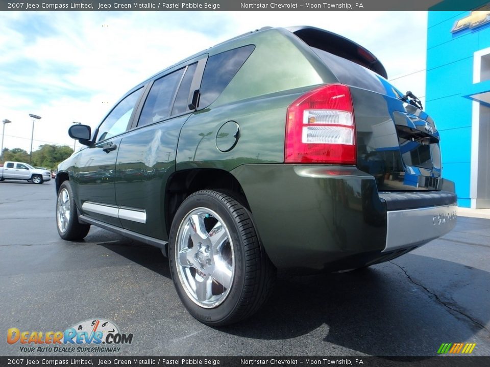 2007 Jeep Compass Limited Jeep Green Metallic / Pastel Pebble Beige Photo #5