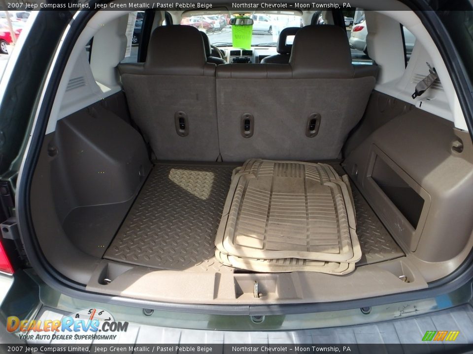2007 Jeep Compass Limited Jeep Green Metallic / Pastel Pebble Beige Photo #7