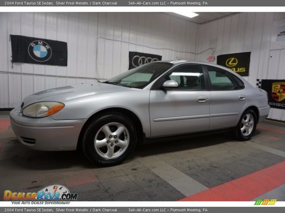 2004 Ford Taurus SE Sedan Silver Frost Metallic / Dark Charcoal Photo #2