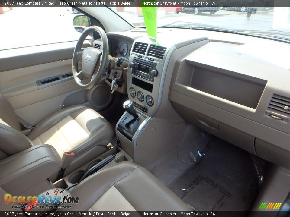 2007 Jeep Compass Limited Jeep Green Metallic / Pastel Pebble Beige Photo #16