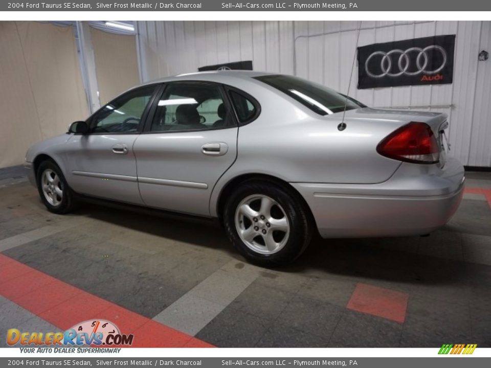 2004 Ford Taurus SE Sedan Silver Frost Metallic / Dark Charcoal Photo #11