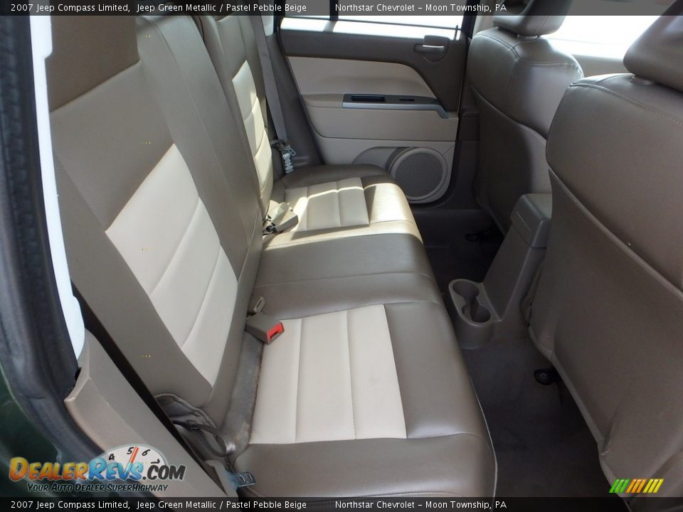 2007 Jeep Compass Limited Jeep Green Metallic / Pastel Pebble Beige Photo #18