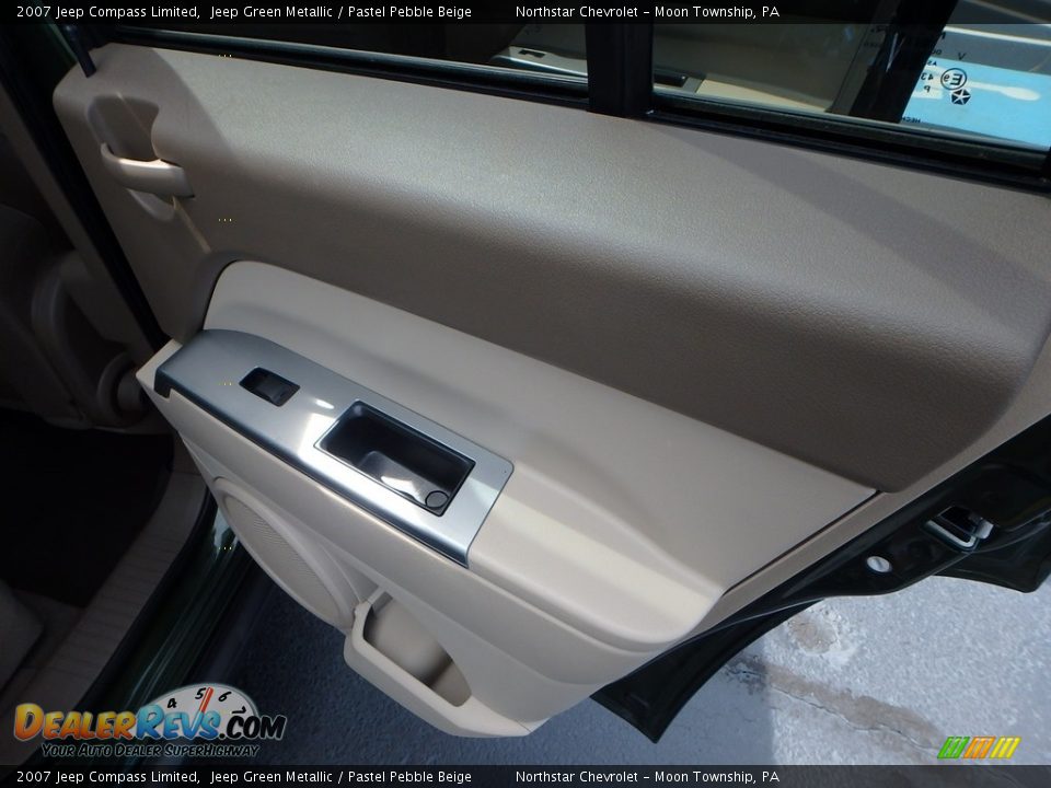 2007 Jeep Compass Limited Jeep Green Metallic / Pastel Pebble Beige Photo #19