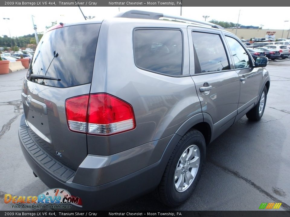 2009 Kia Borrego LX V6 4x4 Titanium Silver / Gray Photo #8