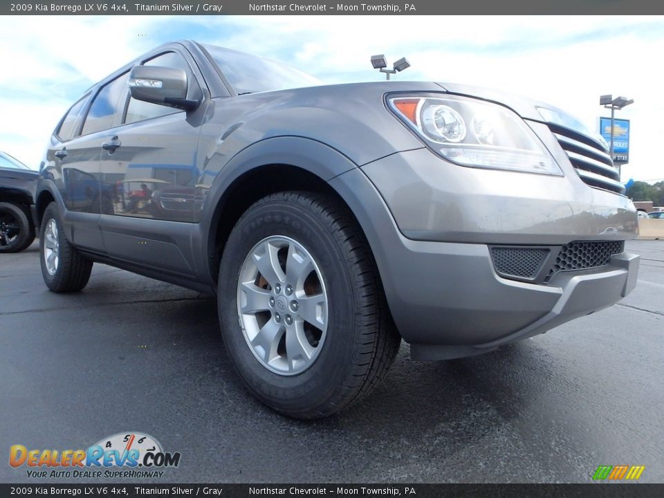 2009 Kia Borrego LX V6 4x4 Titanium Silver / Gray Photo #12