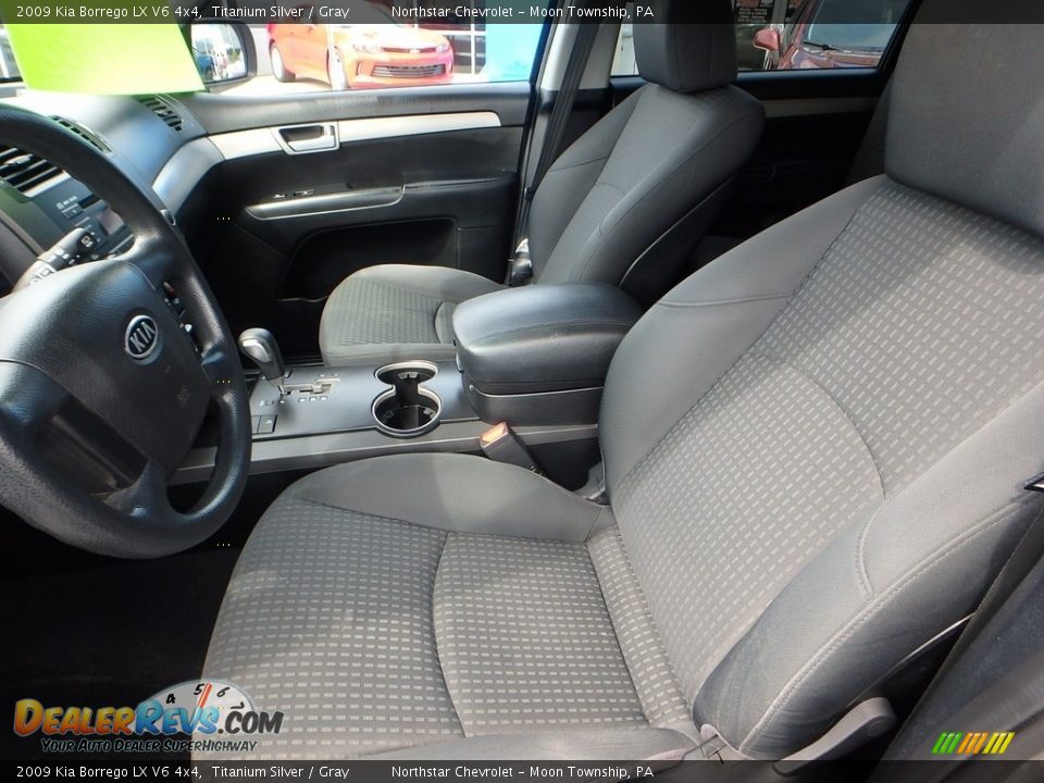 2009 Kia Borrego LX V6 4x4 Titanium Silver / Gray Photo #20