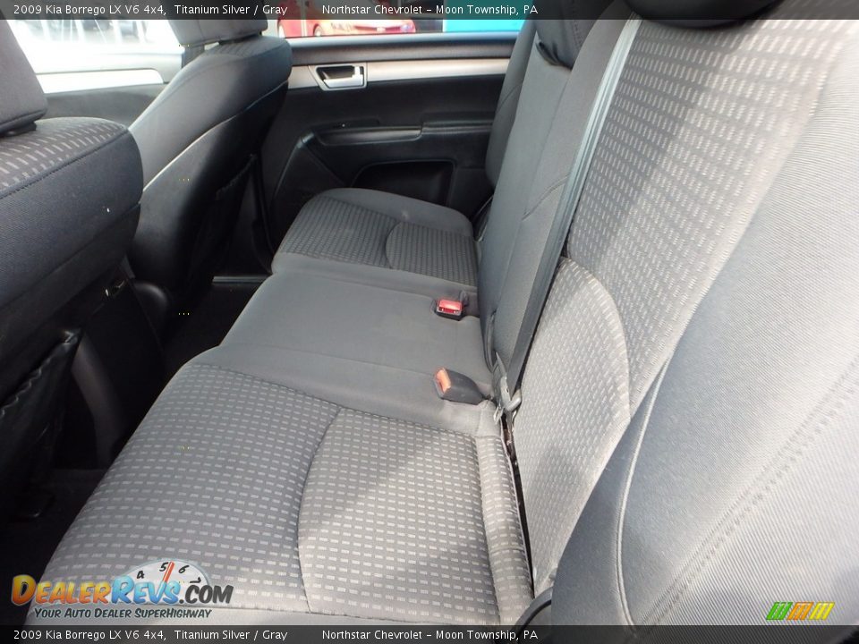 2009 Kia Borrego LX V6 4x4 Titanium Silver / Gray Photo #21