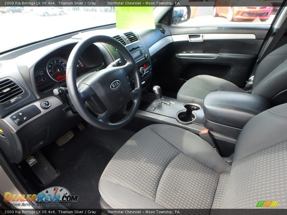 2009 Kia Borrego LX V6 4x4 Titanium Silver / Gray Photo #25