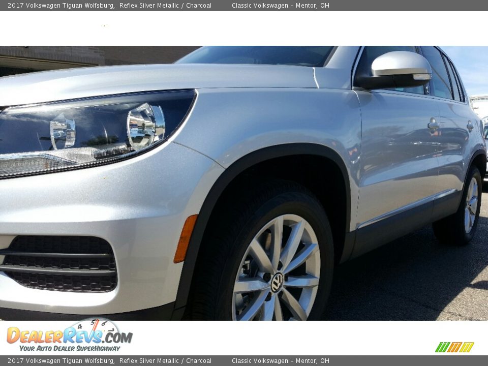 2017 Volkswagen Tiguan Wolfsburg Reflex Silver Metallic / Charcoal Photo #2