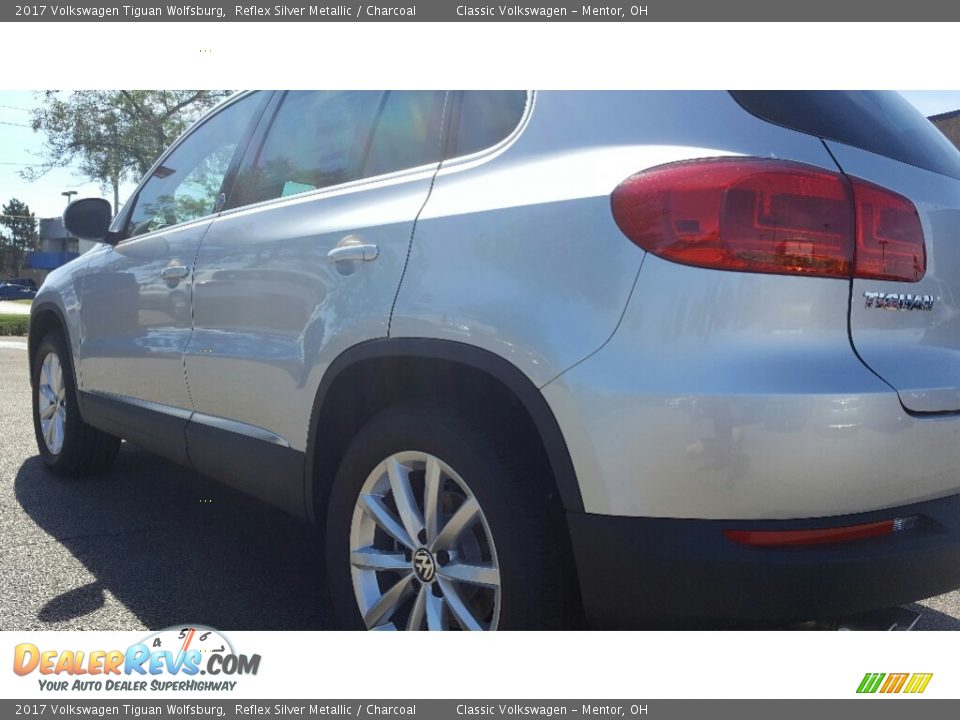 2017 Volkswagen Tiguan Wolfsburg Reflex Silver Metallic / Charcoal Photo #3