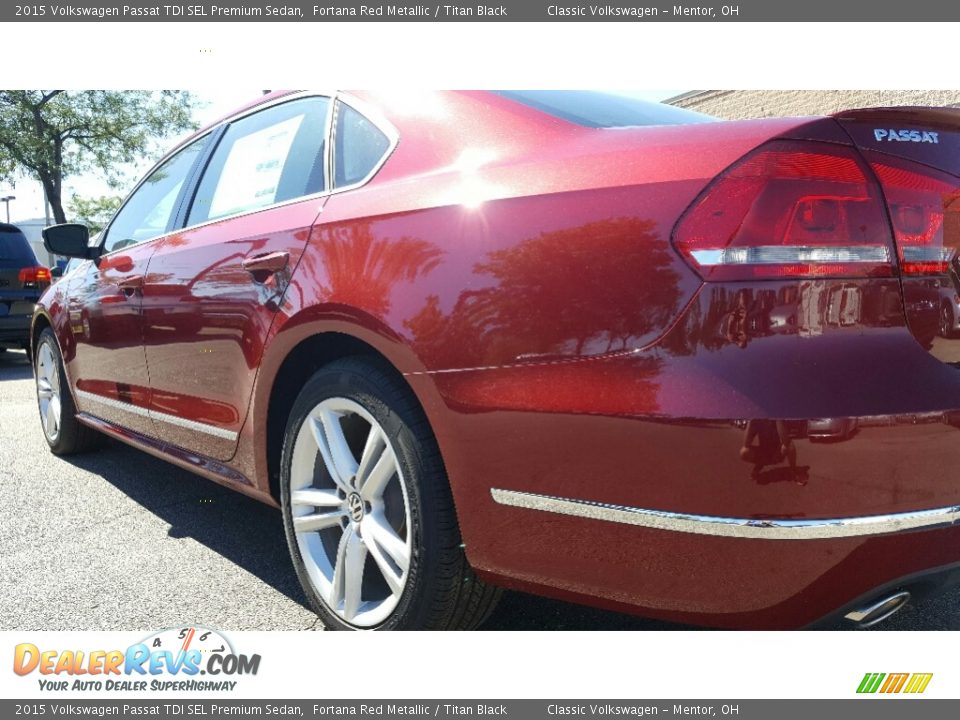 2015 Volkswagen Passat TDI SEL Premium Sedan Fortana Red Metallic / Titan Black Photo #3