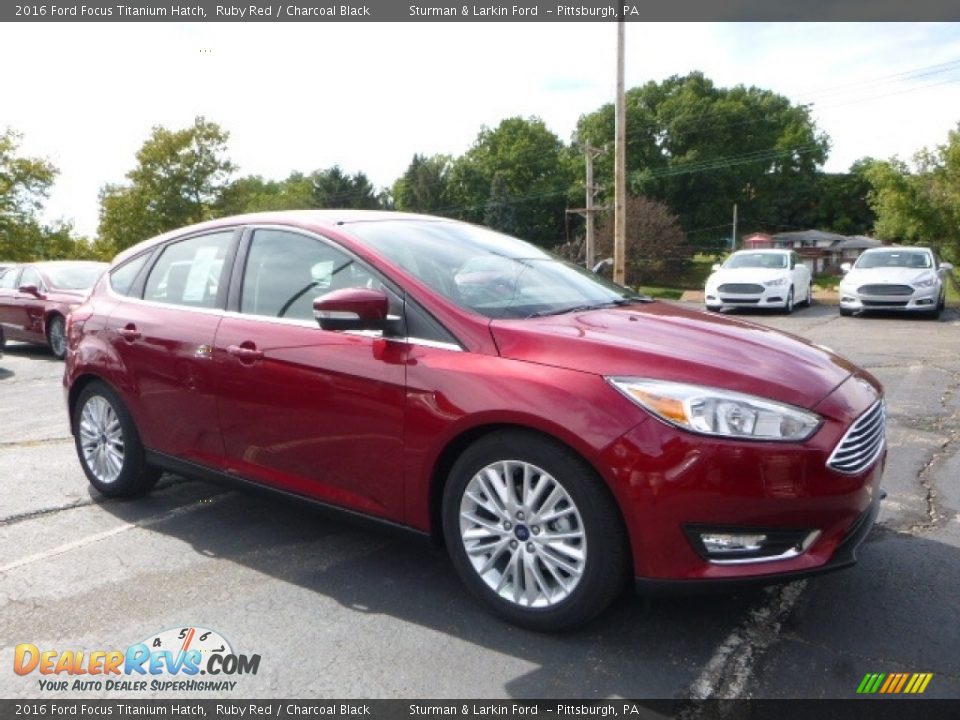 Front 3/4 View of 2016 Ford Focus Titanium Hatch Photo #1