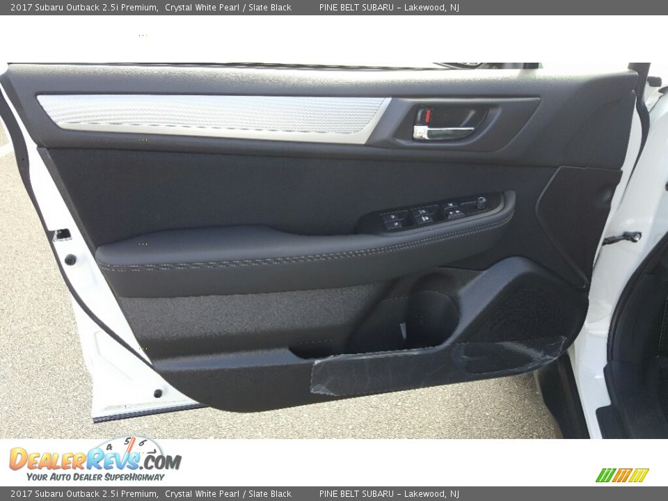 2017 Subaru Outback 2.5i Premium Crystal White Pearl / Slate Black Photo #6