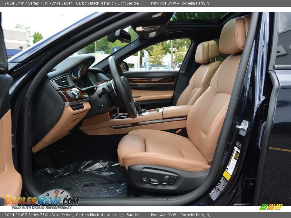 Front Seat of 2014 BMW 7 Series 750i xDrive Sedan Photo #12