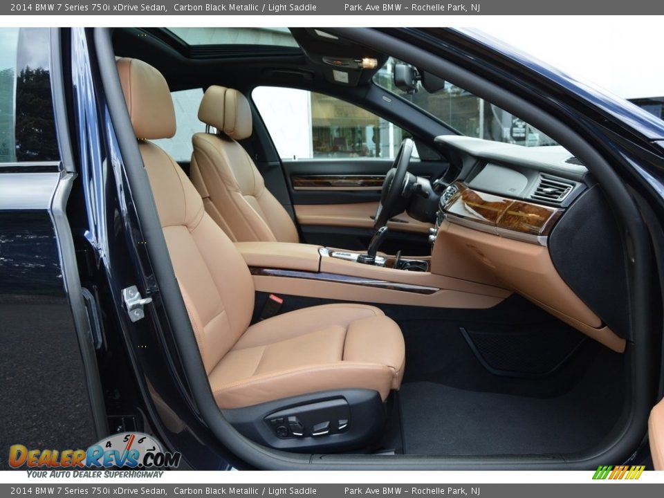 Front Seat of 2014 BMW 7 Series 750i xDrive Sedan Photo #28