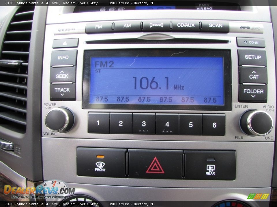 Controls of 2010 Hyundai Santa Fe GLS 4WD Photo #33
