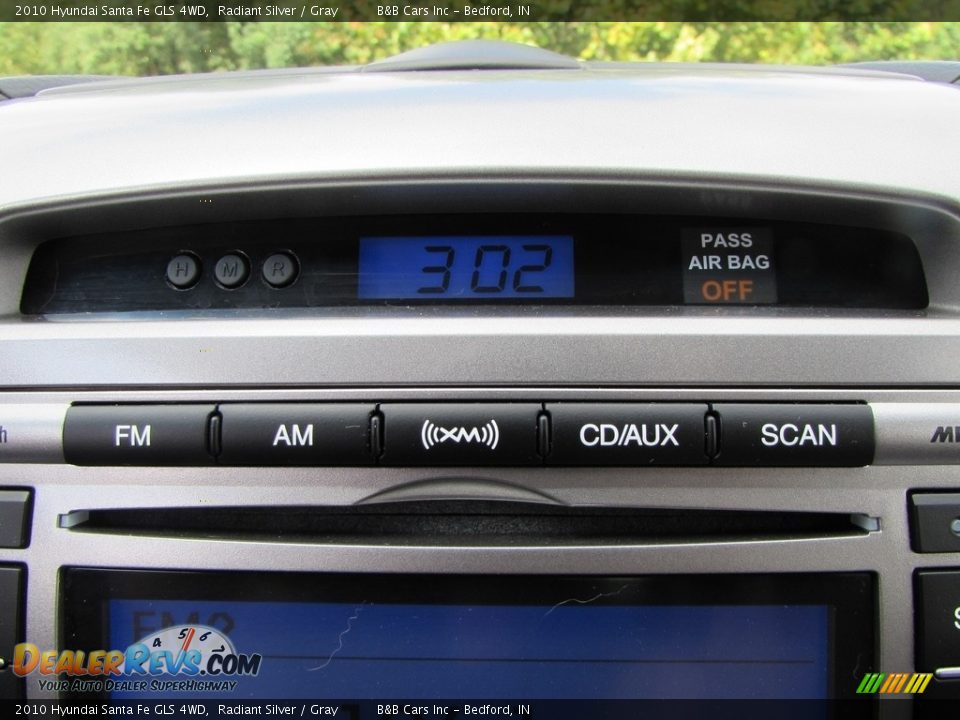 Controls of 2010 Hyundai Santa Fe GLS 4WD Photo #34